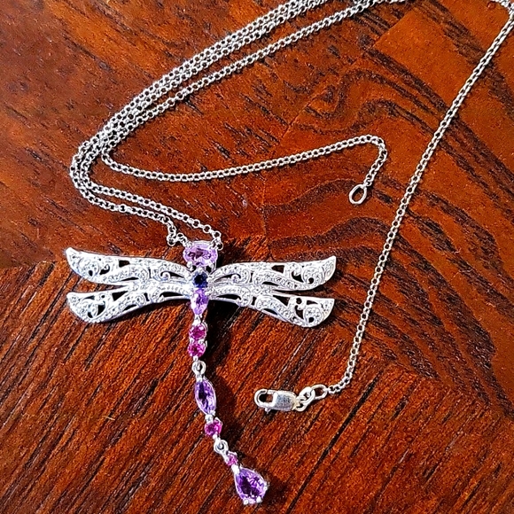 Pretty amethyst dragonfly necklace - Picture 5 of 7